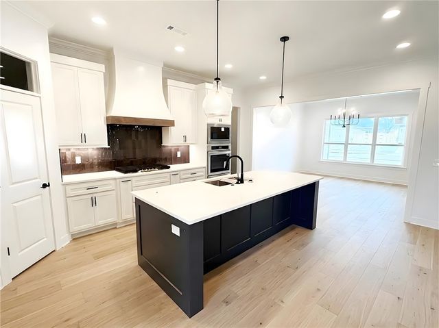 1320 Greyback Lane, Centerton, AR 72719