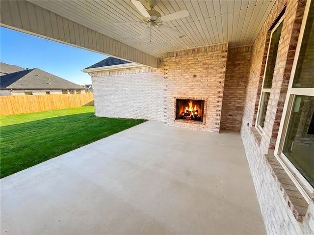1320 Greyback Lane, Centerton, AR 72719