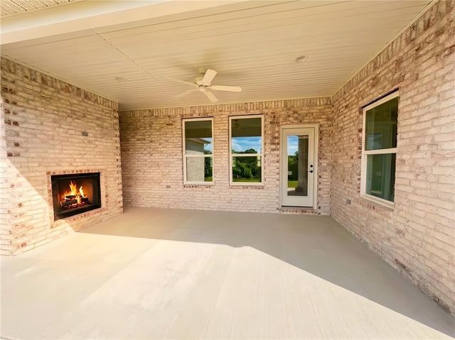 1320 Greyback Lane, Centerton, AR 72719