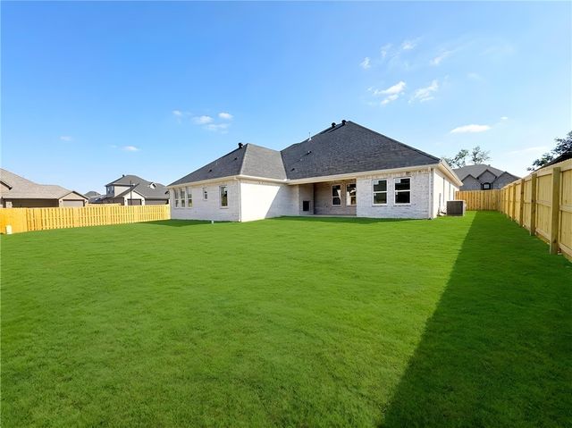 1320 Greyback Lane, Centerton, AR 72719