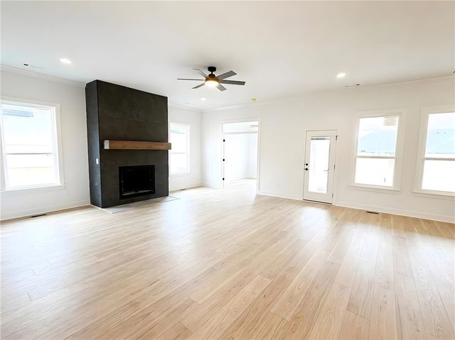 1320 Greyback Lane, Centerton, AR 72719
