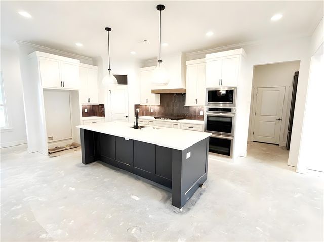 1320 Greyback Lane, Centerton, AR 72719