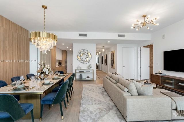 77 SE 5th Street 4206, Miami, FL 33131