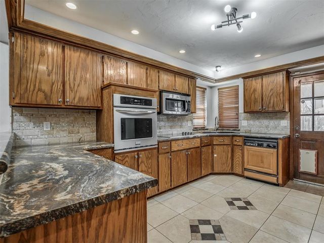 8909 Tracy Drive, Oklahoma City, OK 73132