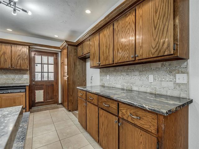 8909 Tracy Drive, Oklahoma City, OK 73132