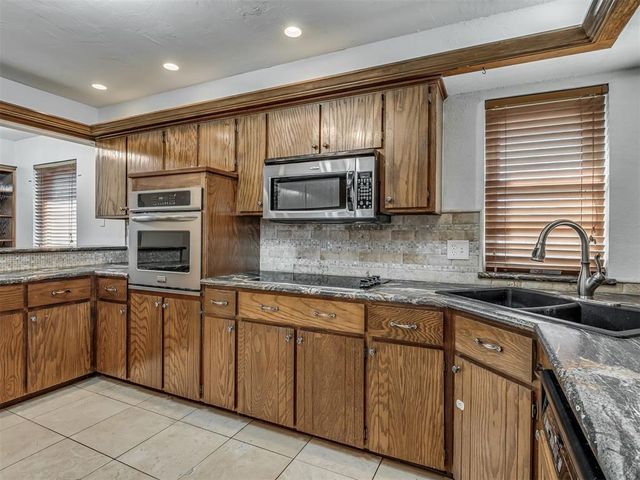 8909 Tracy Drive, Oklahoma City, OK 73132