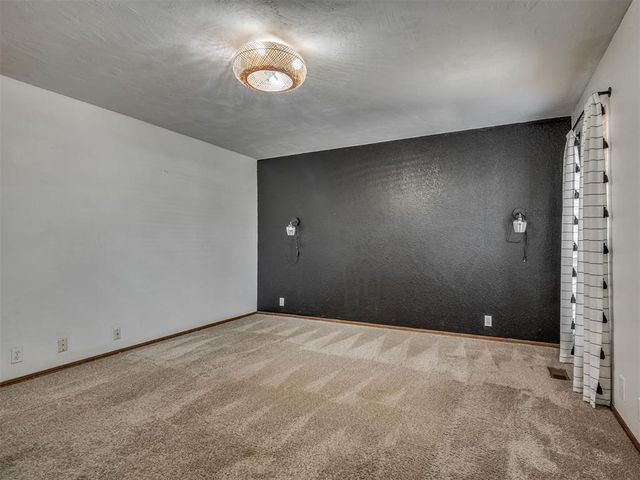 8909 Tracy Drive, Oklahoma City, OK 73132