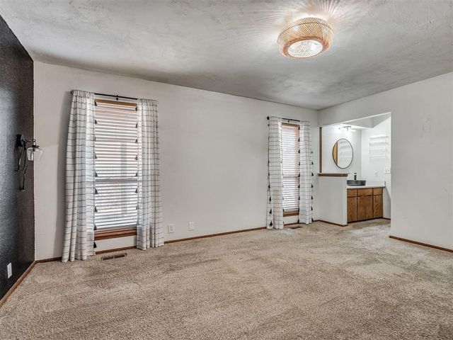 8909 Tracy Drive, Oklahoma City, OK 73132