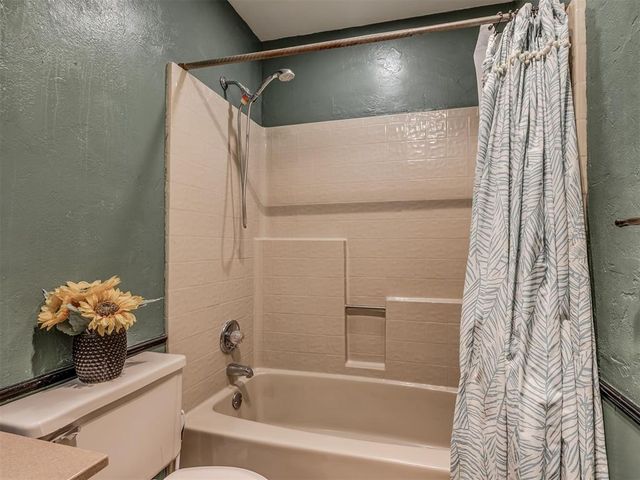 8909 Tracy Drive, Oklahoma City, OK 73132