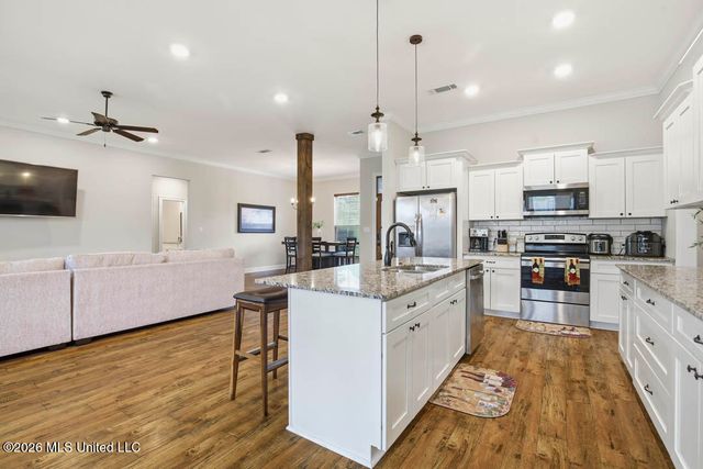 25 Island Oak, Hattiesburg, MS 39402