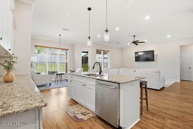 25 Island Oak, Hattiesburg, MS 39402