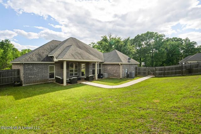 25 Island Oak, Hattiesburg, MS 39402