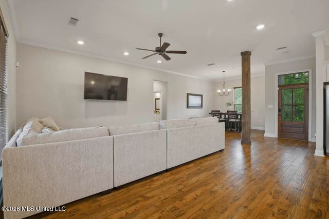 25 Island Oak, Hattiesburg, MS 39402