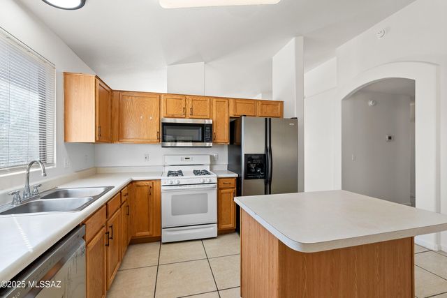 5121 S Lavender Mist Court, Tucson, AZ 85746