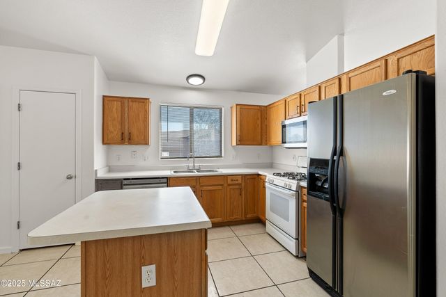5121 S Lavender Mist Court, Tucson, AZ 85746
