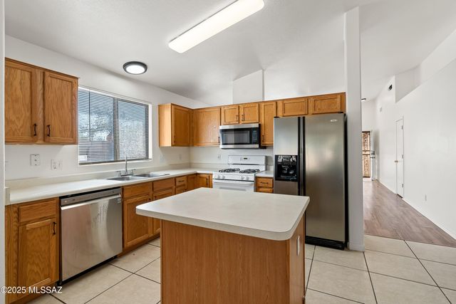 5121 S Lavender Mist Court, Tucson, AZ 85746