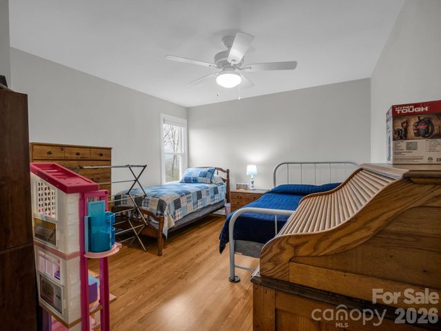 1086 Carters Ridge Road, Spruce Pine, NC 28777