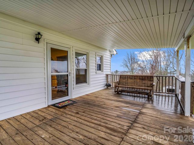 1086 Carters Ridge Road, Spruce Pine, NC 28777