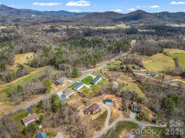 1086 Carters Ridge Road, Spruce Pine, NC 28777