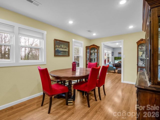 1086 Carters Ridge Road, Spruce Pine, NC 28777