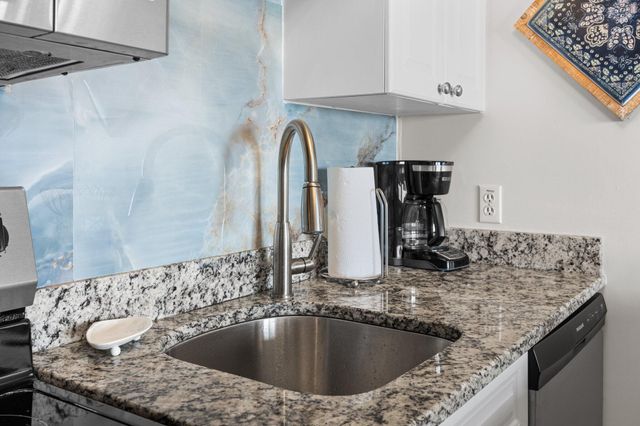 1300 Ocean Boulevard 321, Isle Of Palms, SC 29451
