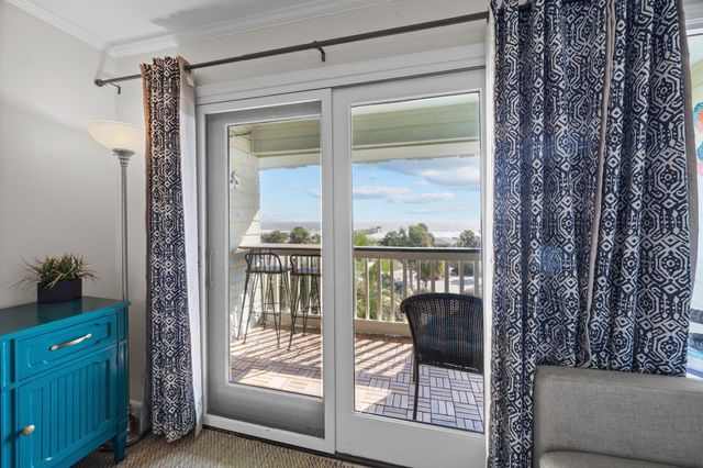 1300 Ocean Boulevard 321, Isle Of Palms, SC 29451