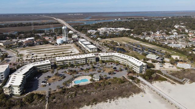 1300 Ocean Boulevard 321, Isle Of Palms, SC 29451