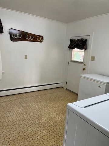 366 HOWARD DR, Salem, VA 24153