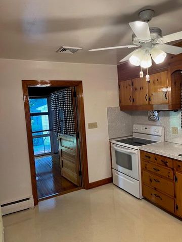 366 HOWARD DR, Salem, VA 24153