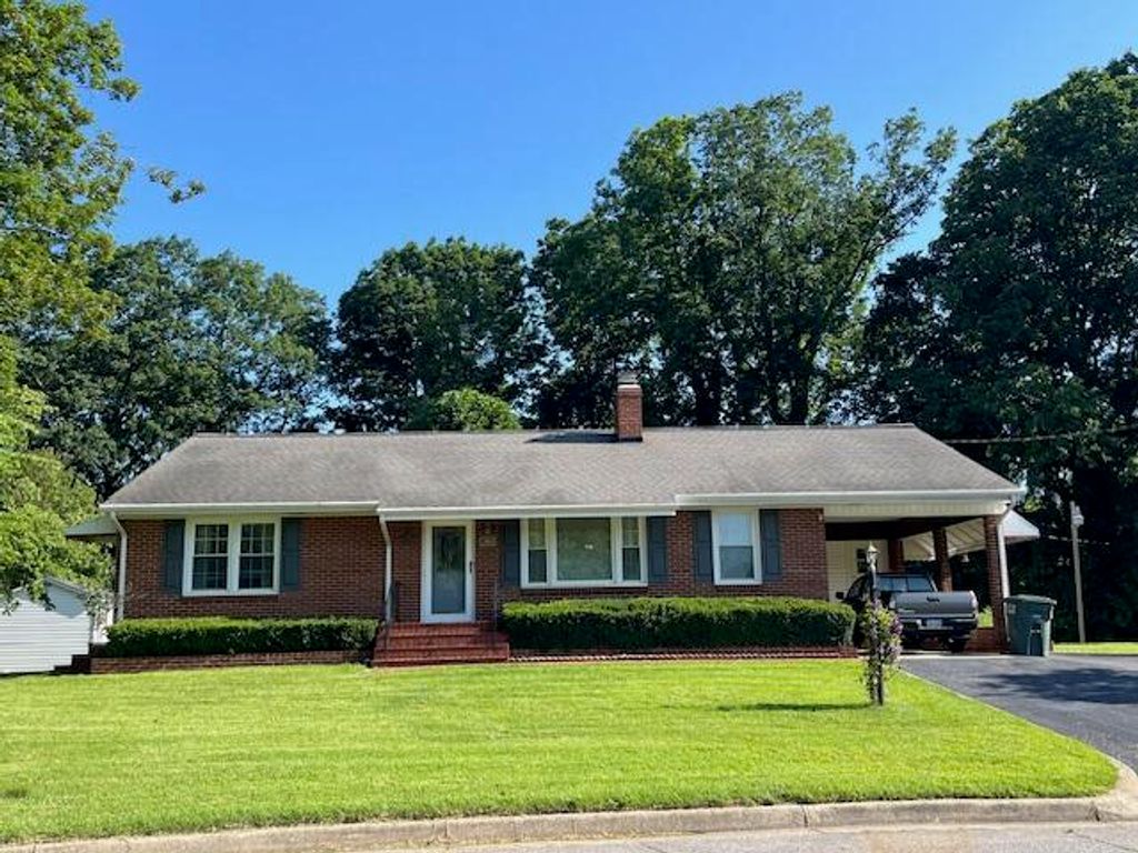 366 HOWARD DR, Salem, VA 24153