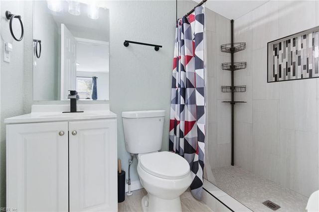 62 Buxton AVE, Newport News, VA 23607