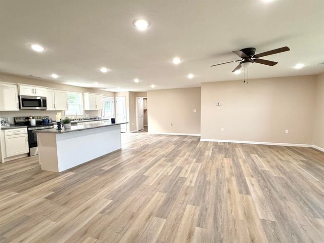 205 Raymond, Paragould, AR 72450