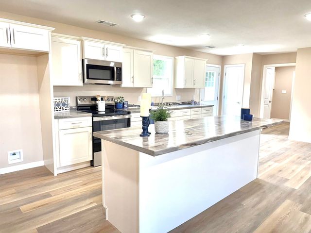 205 Raymond, Paragould, AR 72450