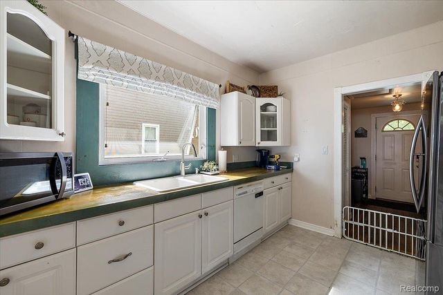 38292 Murdick Drive, New Baltimore, MI 48047