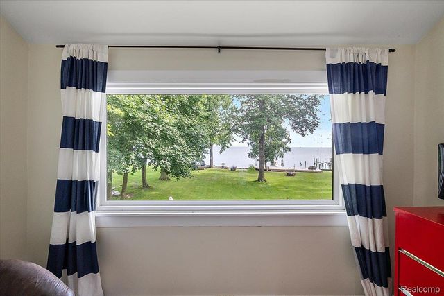 38292 Murdick Drive, New Baltimore, MI 48047