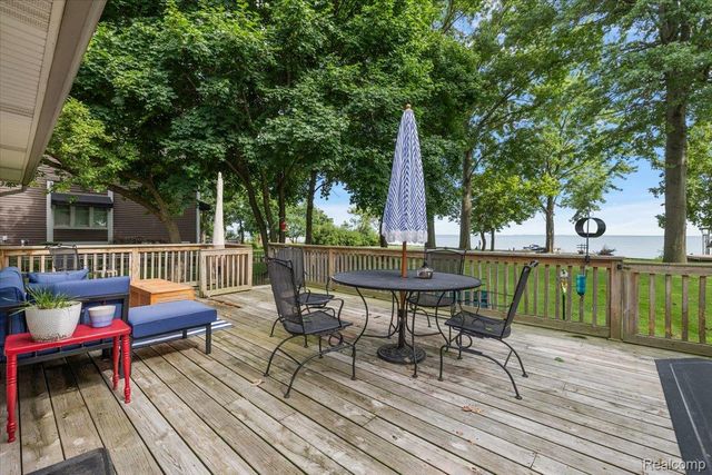 38292 Murdick Drive, New Baltimore, MI 48047