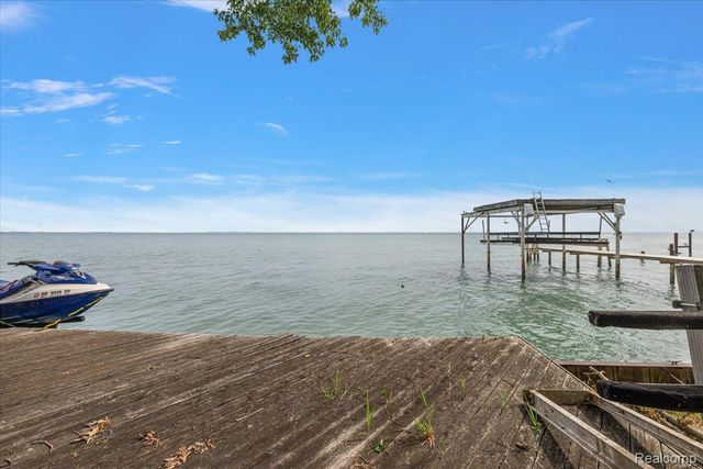 38292 Murdick Drive, New Baltimore, MI 48047