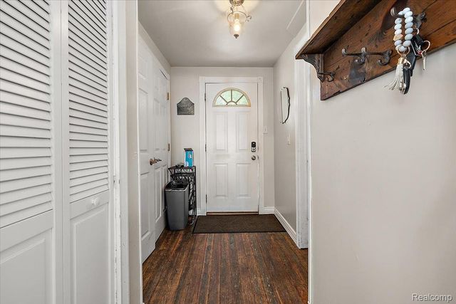 38292 Murdick Drive, New Baltimore, MI 48047