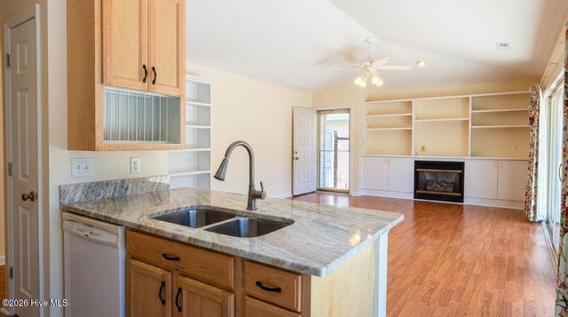 928 Summerlin Falls Court, Wilmington, NC 28412