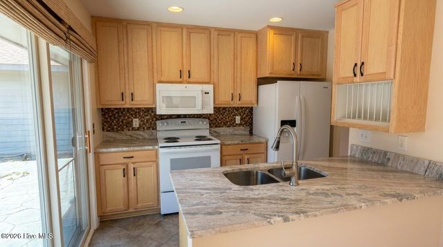 928 Summerlin Falls Court, Wilmington, NC 28412