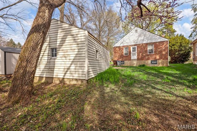 805 N Elizabeth Avenue, St Louis, MO 63135
