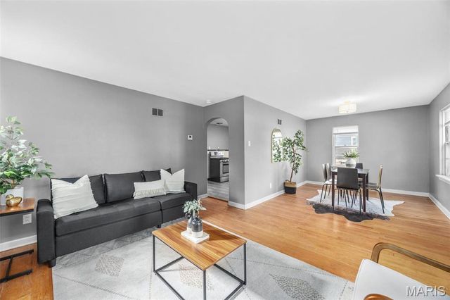 805 N Elizabeth Avenue, St Louis, MO 63135