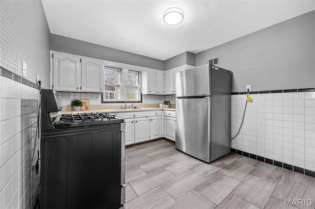 805 N Elizabeth Avenue, St Louis, MO 63135