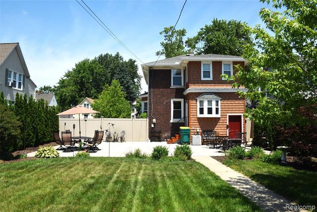 331 Chestnut Street, Wyandotte, MI 48192