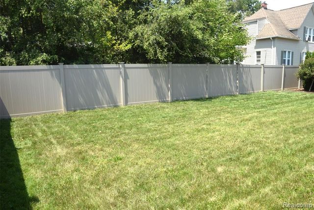 331 Chestnut Street, Wyandotte, MI 48192