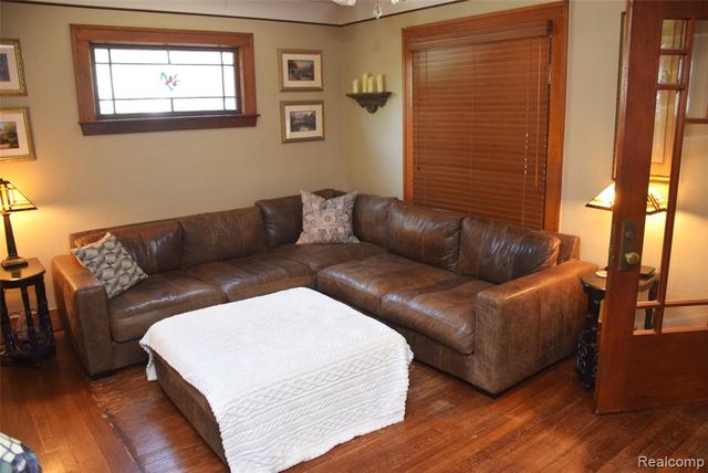 331 Chestnut Street, Wyandotte, MI 48192