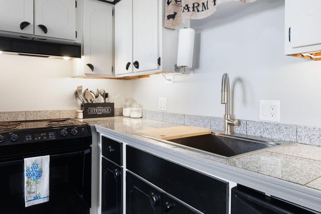 1923 E Valley Water Mill Road, Springfield, MO 65803