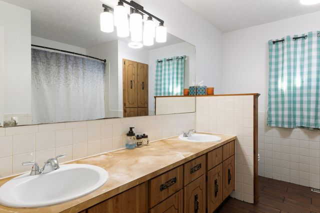 1923 E Valley Water Mill Road, Springfield, MO 65803