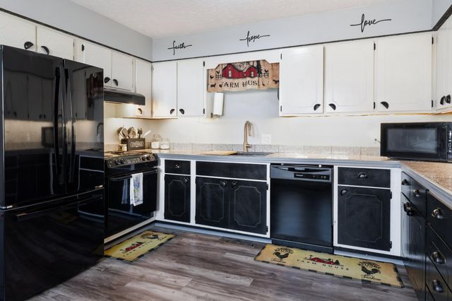 1923 E Valley Water Mill Road, Springfield, MO 65803