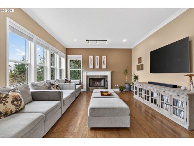 14302 Nw DUNBAR Ln, Portland, OR 97231